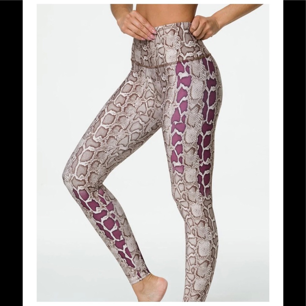 Onzie Hot Yoga High Rise Snakeskin Leggings - Workout Yoga Wear - Women’s M/L